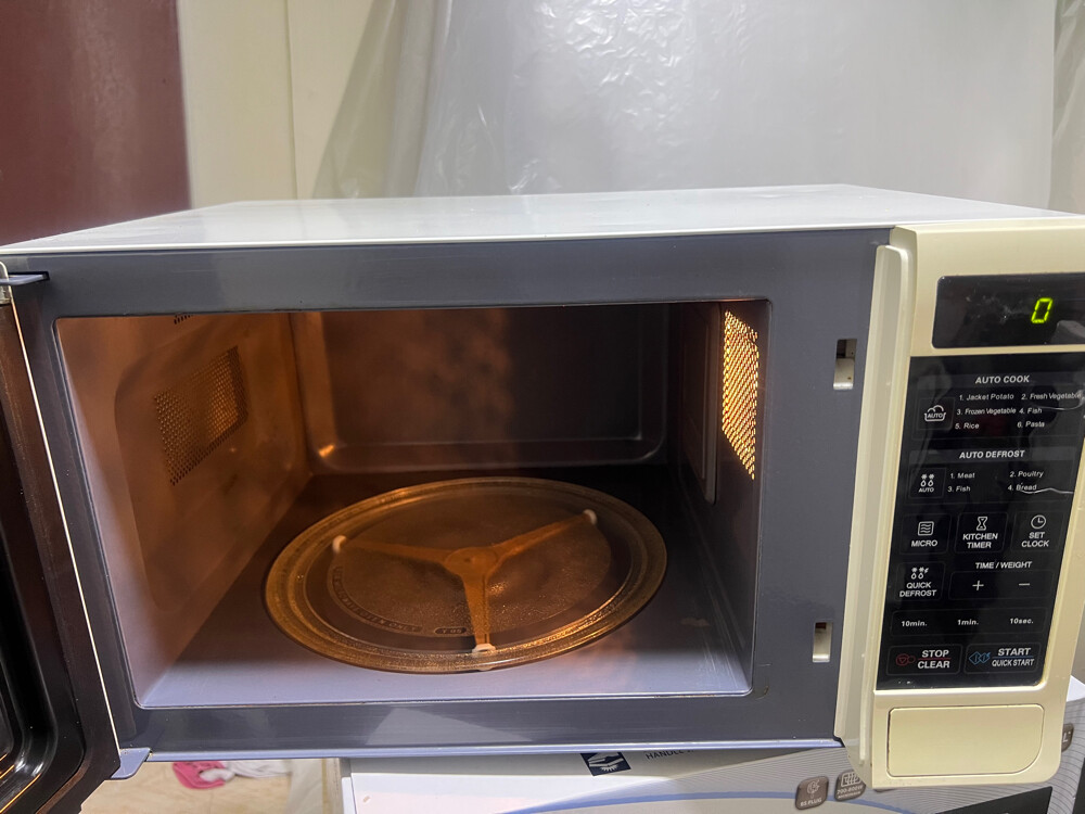 LG 20ltr microwave - 1