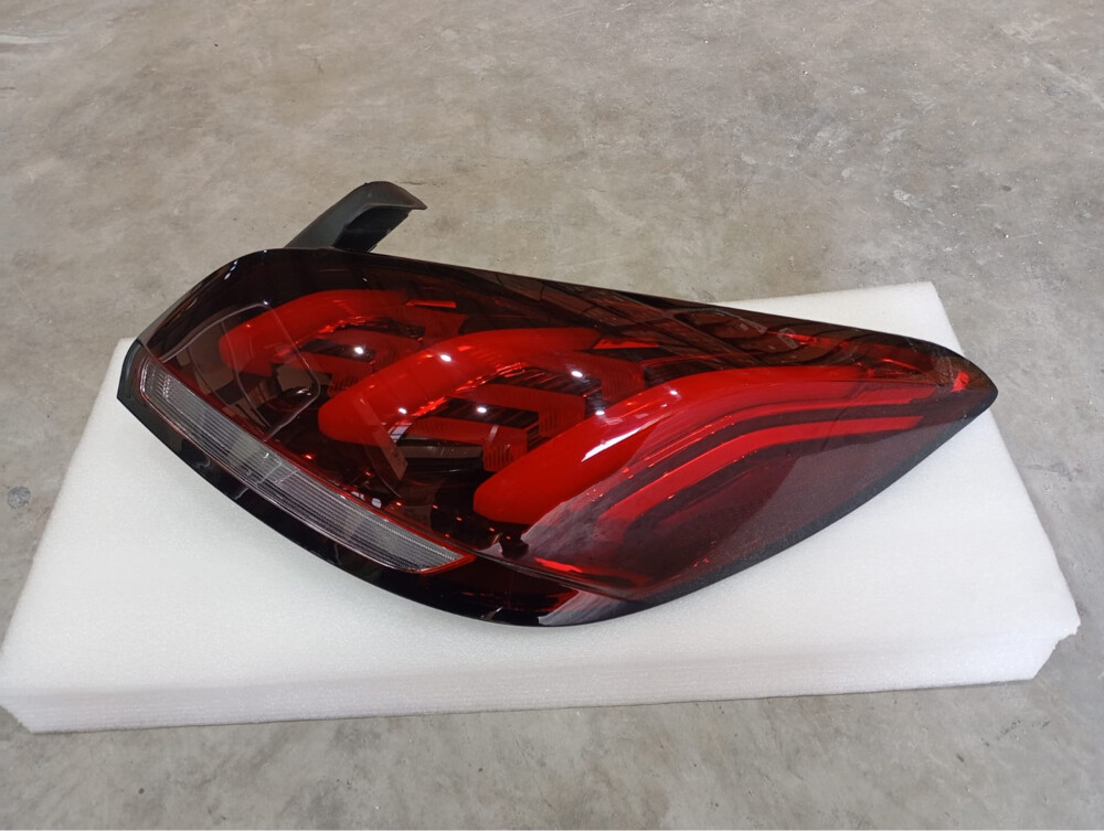 MG GT rear outer lamp  - 1