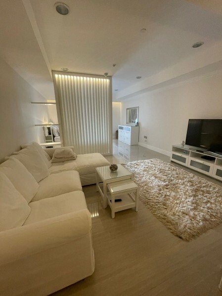 ELEGANT STUDIO IN PEARL FOR SALE - 1