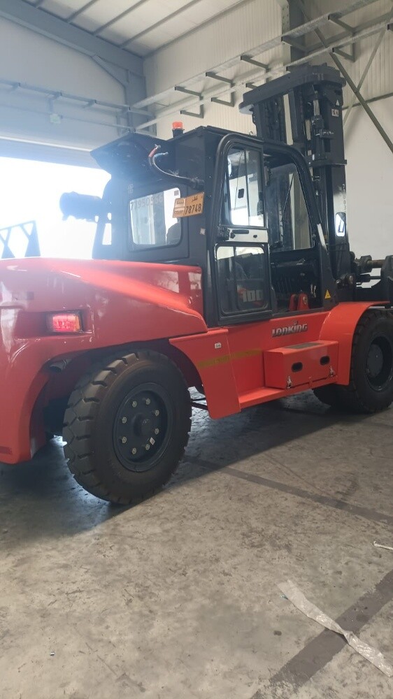 All Types Forklift Equipment Rent - 1