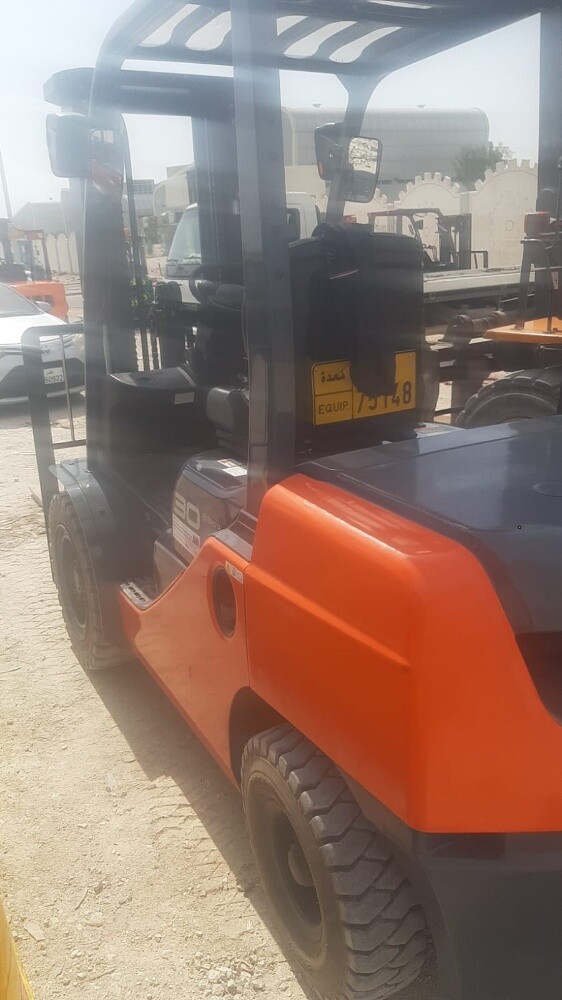 All Types Forklift Equipment Rent - 6