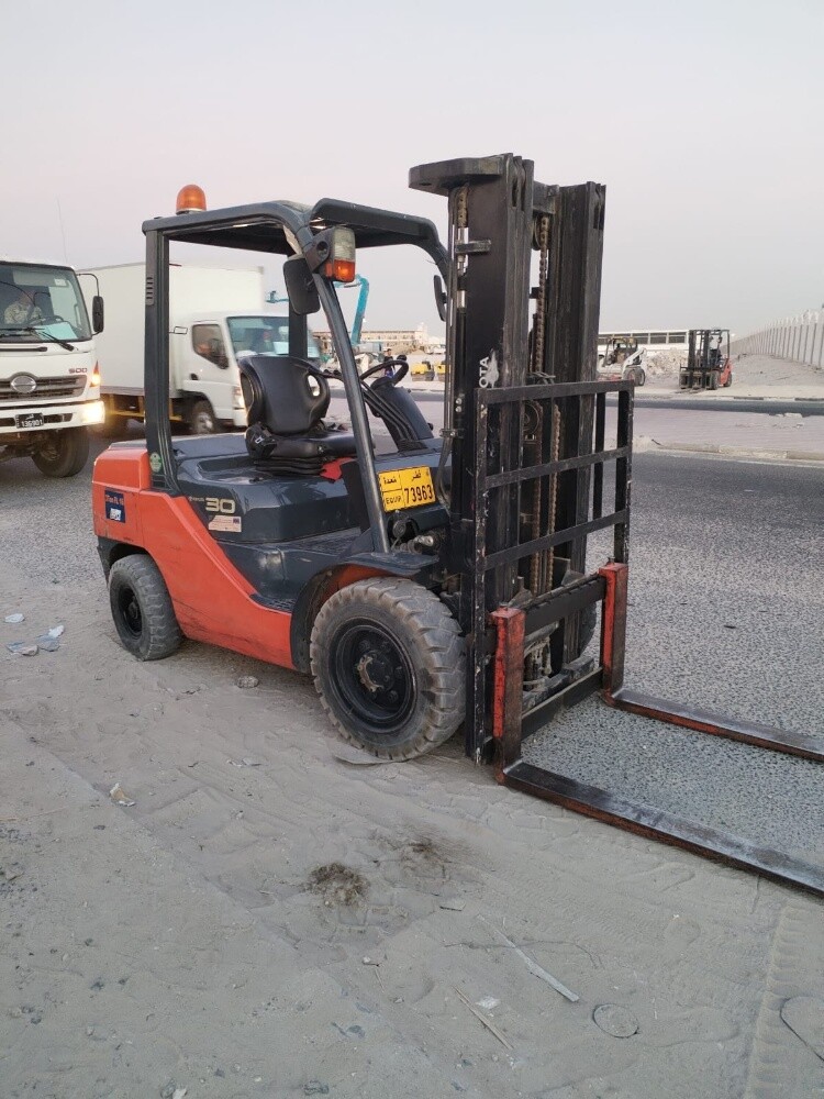All Types Forklift Equipment Rent - 21