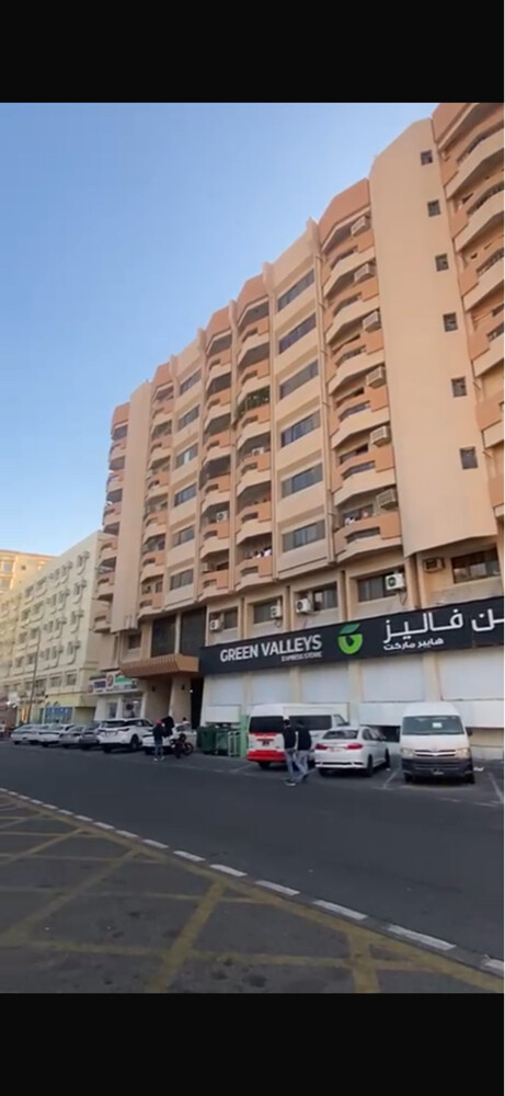 للبيع عماره تجاريه النجمه 6 ادوار - 6