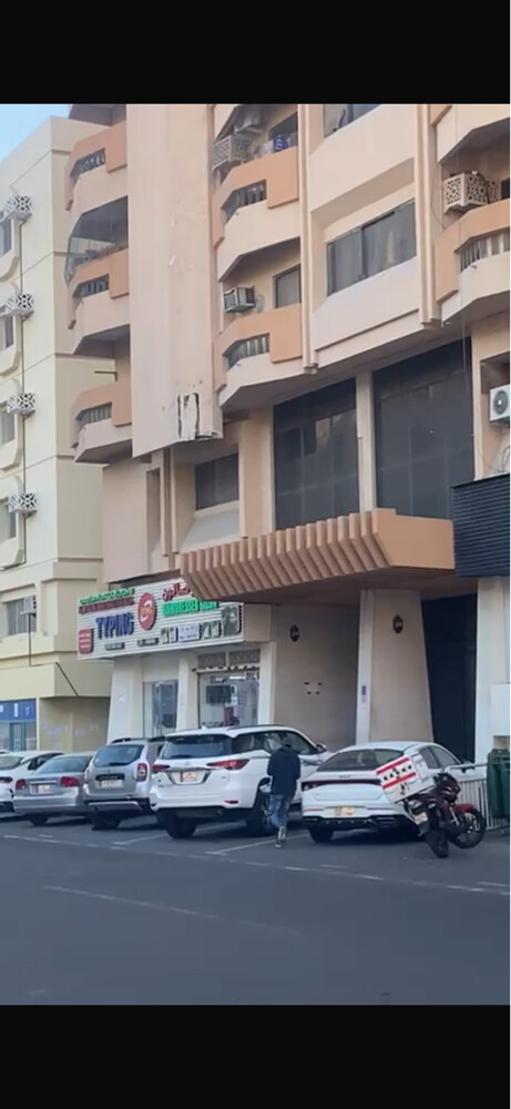 للبيع عماره تجاريه النجمه 6 ادوار - 7