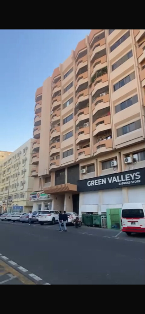للبيع عماره تجاريه النجمه 6 ادوار - 3