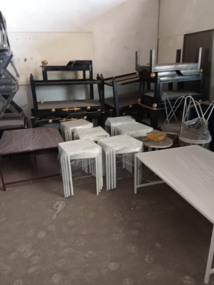 للبيع بالصناعيه كراسي وطاولات - 5