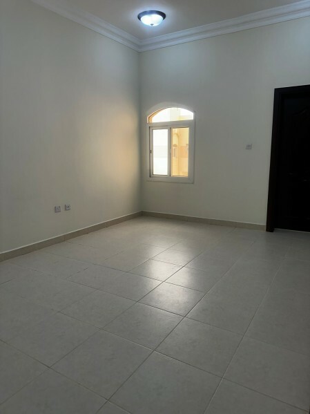 Villa 4 rent in Ain Khaled, 5 bhk - 8