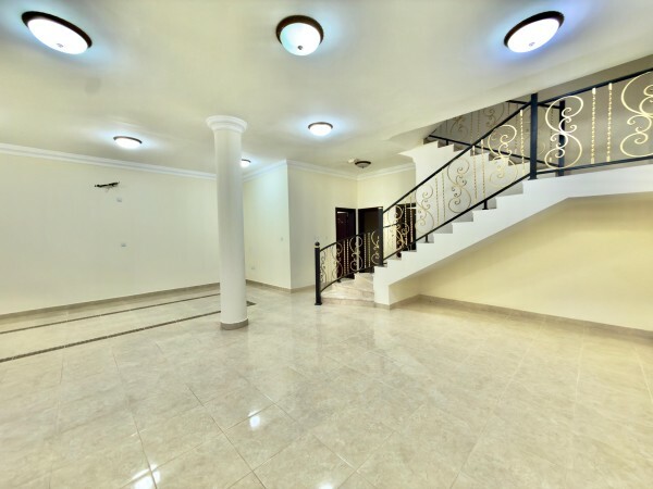 Villa 4 rent in Ain Khaled, 5 bhk - 4