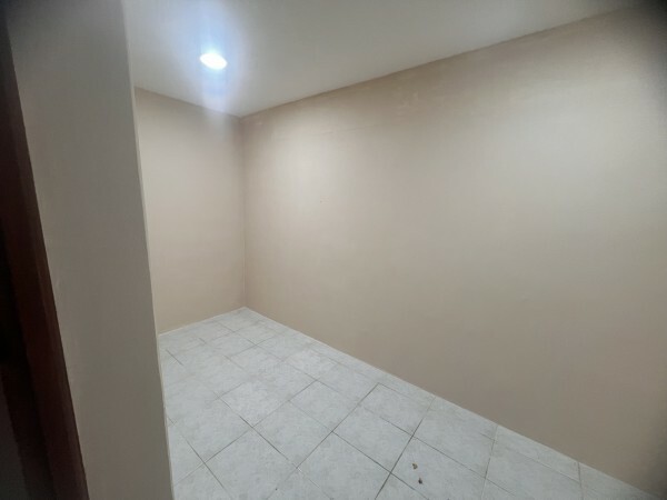 Villa 4 rent in Ain Khaled, 5 bhk - 6