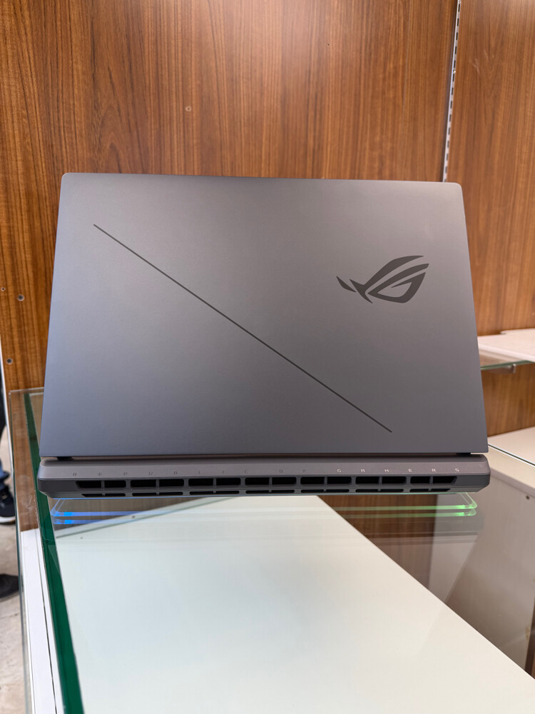 ASUS ROG STRIX G18 RTX5080 - 6