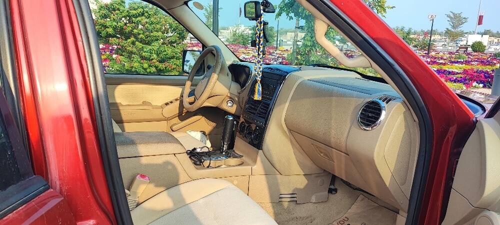 Ford explorer XLT urgent sale - 8