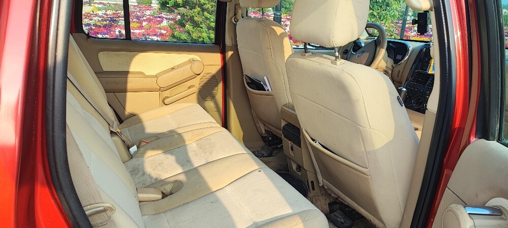 Ford explorer XLT urgent sale - 9