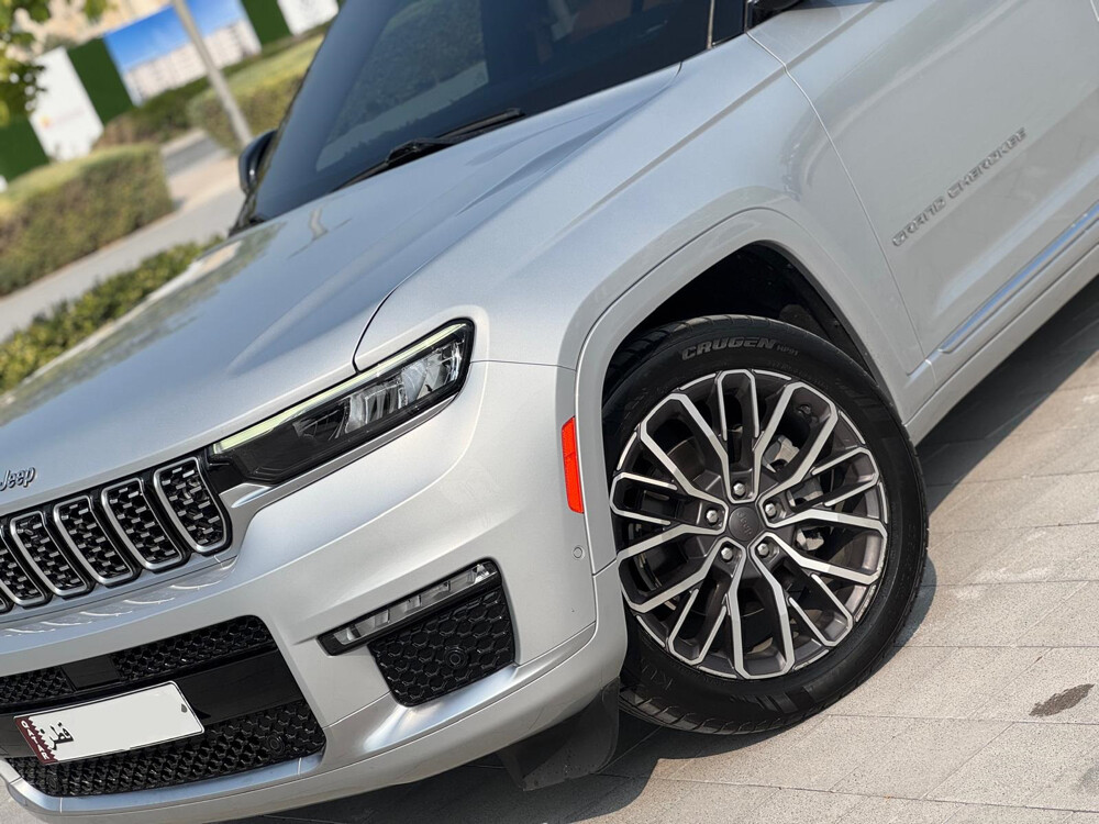 grand Cherokee summit — photo 7 for sale in Qatar