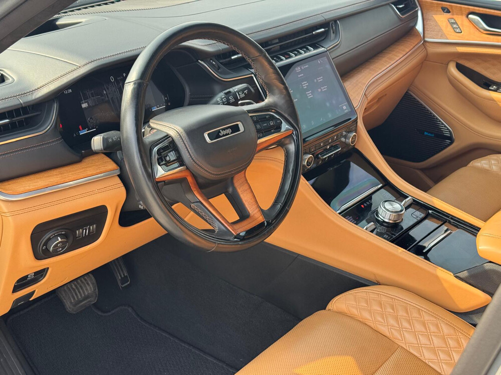 grand Cherokee summit — photo 10 for sale in Qatar