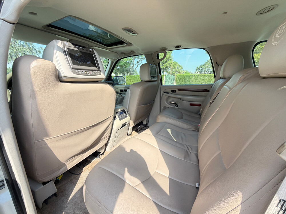 Cadillac Escalade - 13