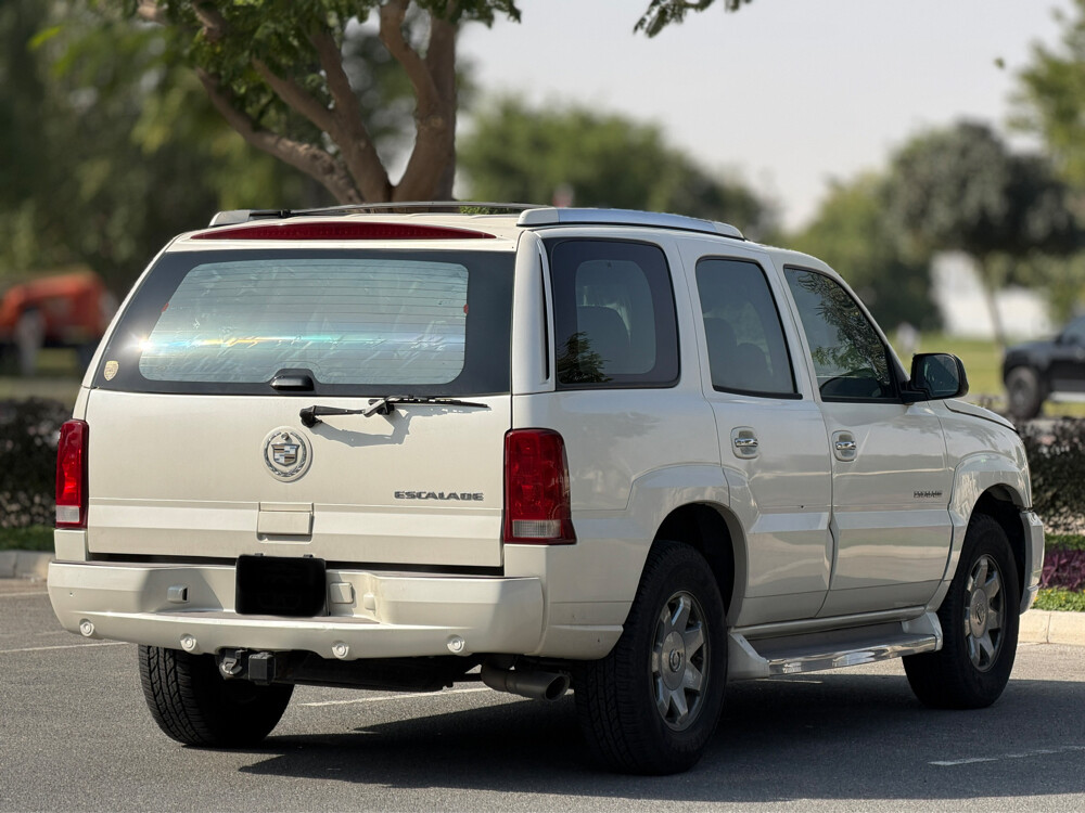Cadillac Escalade - 4