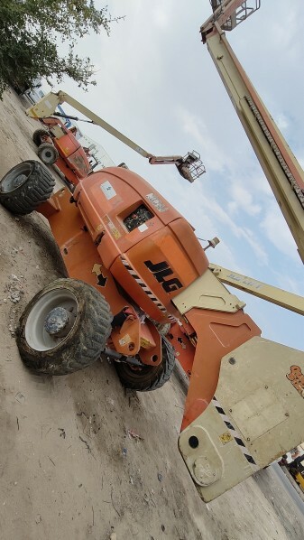 Cherry picker. Boom Lift - 5