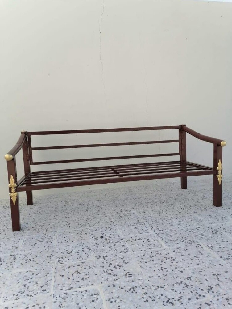 طاولات حديد ابيض بنياسود - 5