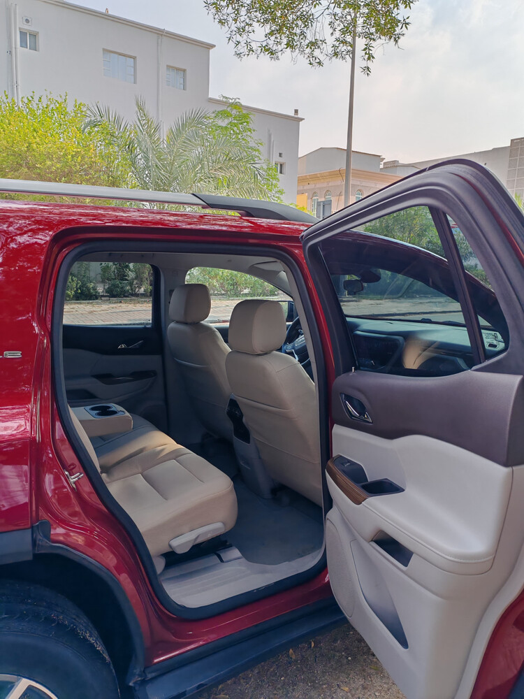2023 GMC ACADIA SLE - 8