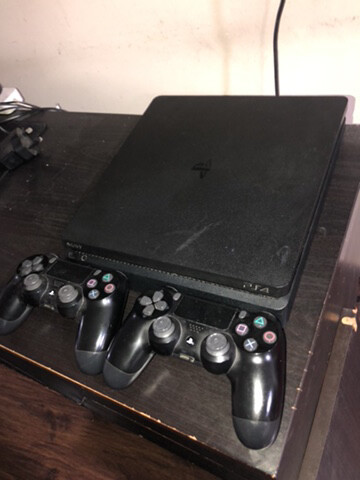 PlayStation 4 bundle - 2