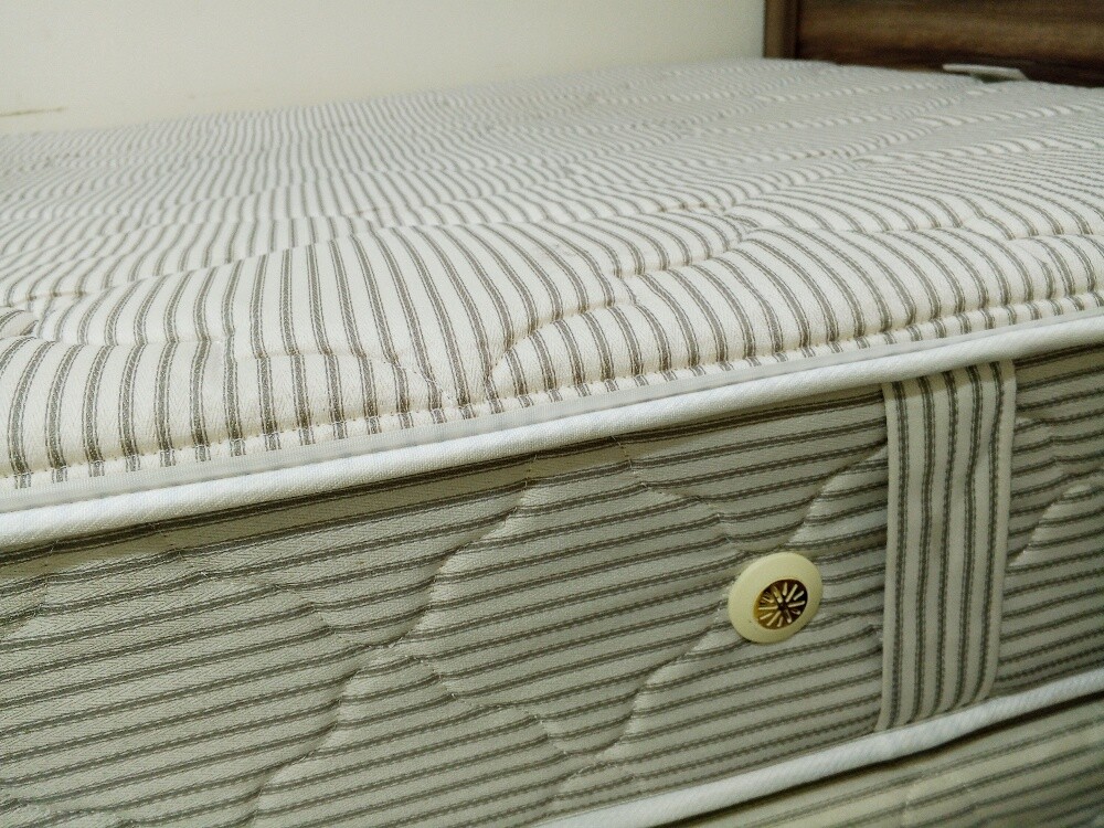 Box bed with mattress - 4