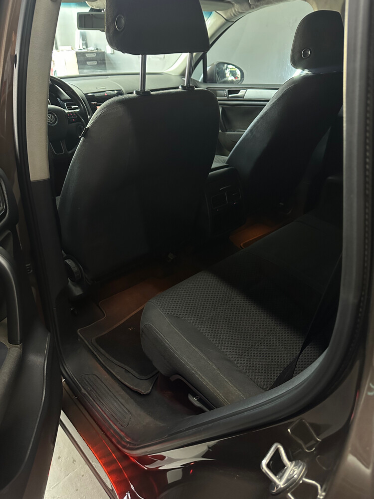 VW Touareg 2012 for Sale - 8