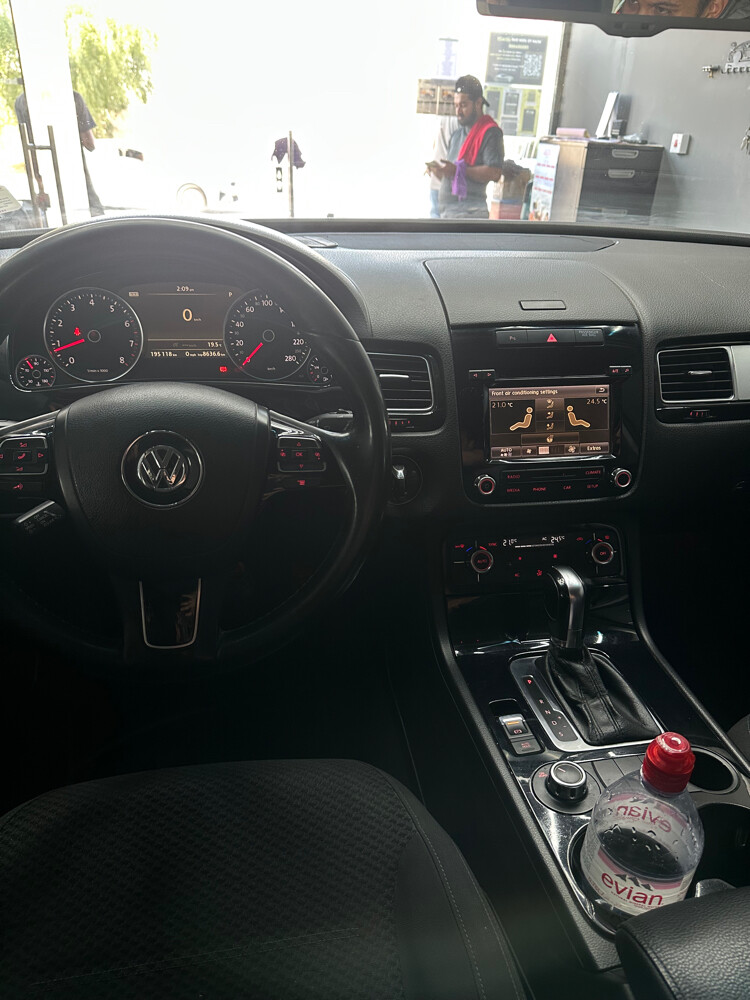 VW Touareg 2012 for Sale - 3