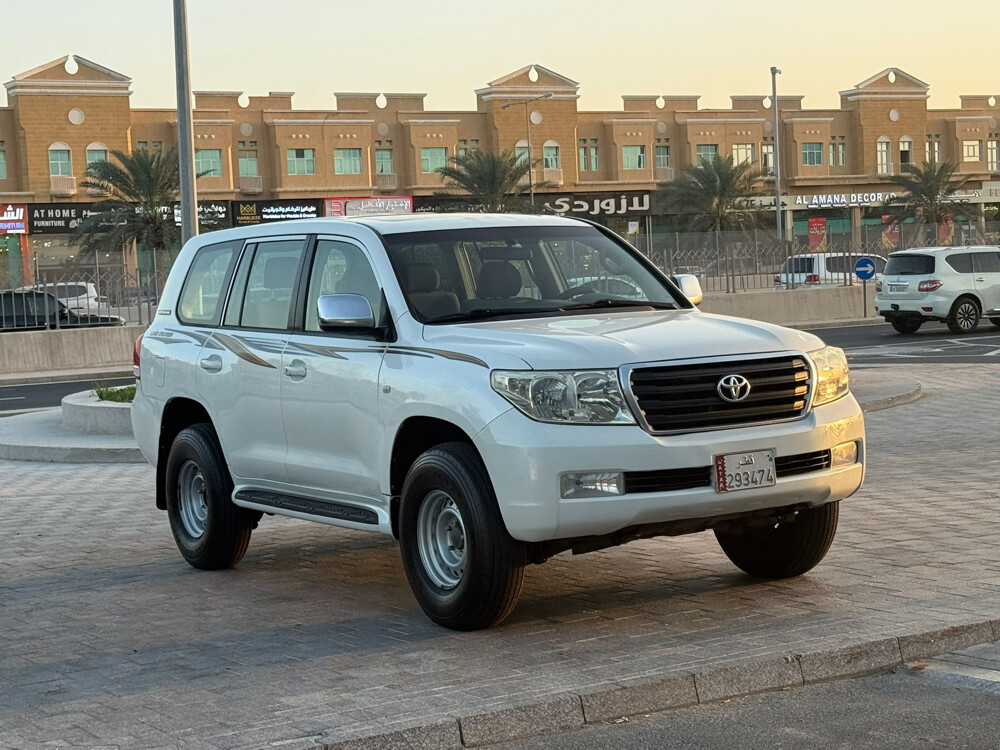 2011 Land Cruiser G Limited — photo 2 for sale in Qatar