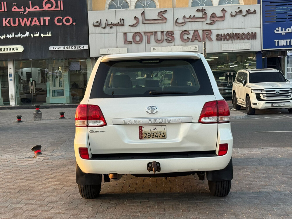 2011 Land Cruiser G Limited — photo 6 for sale in Qatar