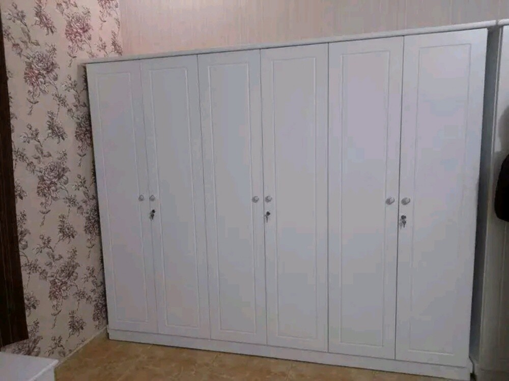 6 Door Cabinet - 3