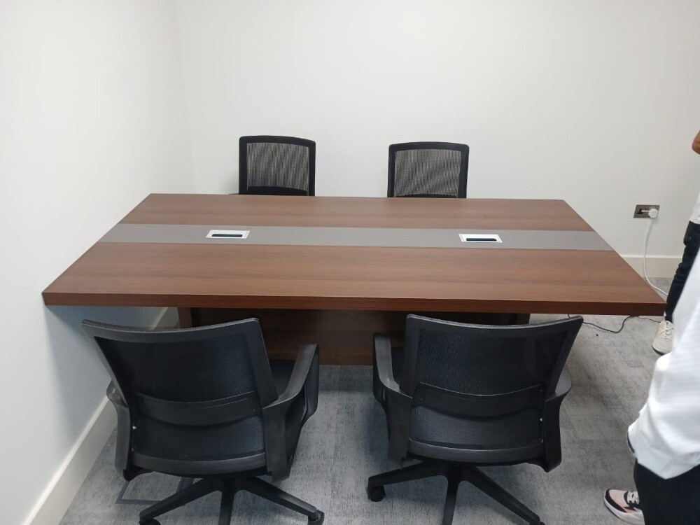 Meeting table ( brand new) - 4