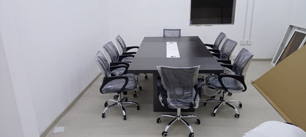 Meeting table ( brand new) - 7