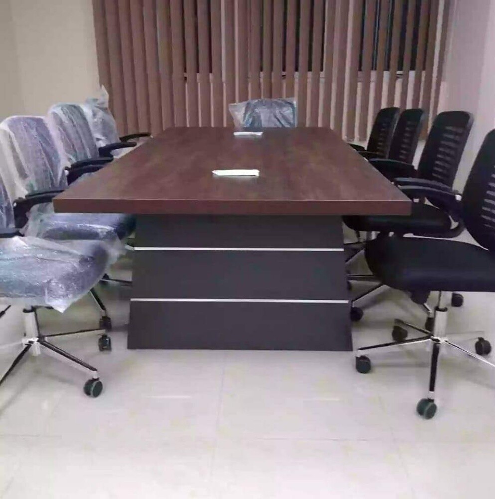 Meeting table ( brand new) - 9
