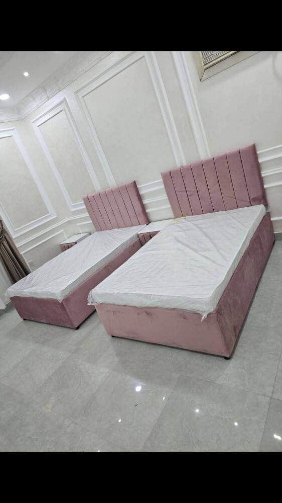 Semi double Box Bed with mattress - 3
