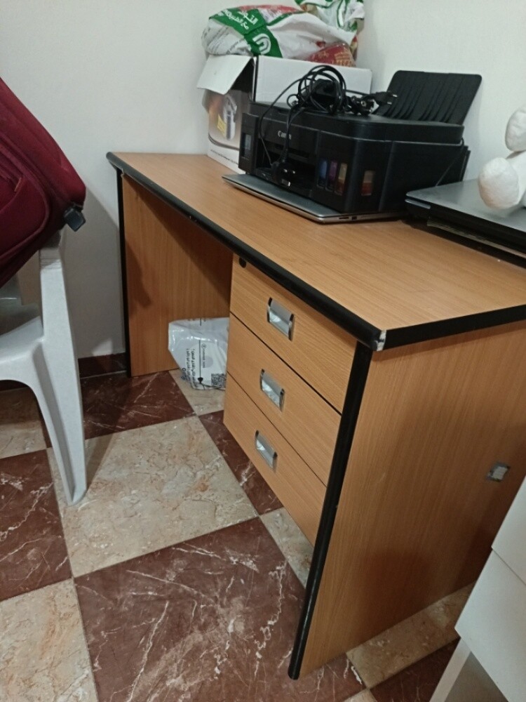 Almost new office table - 1