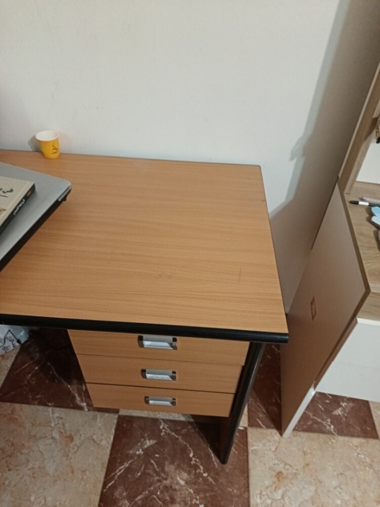Almost new office table - 2