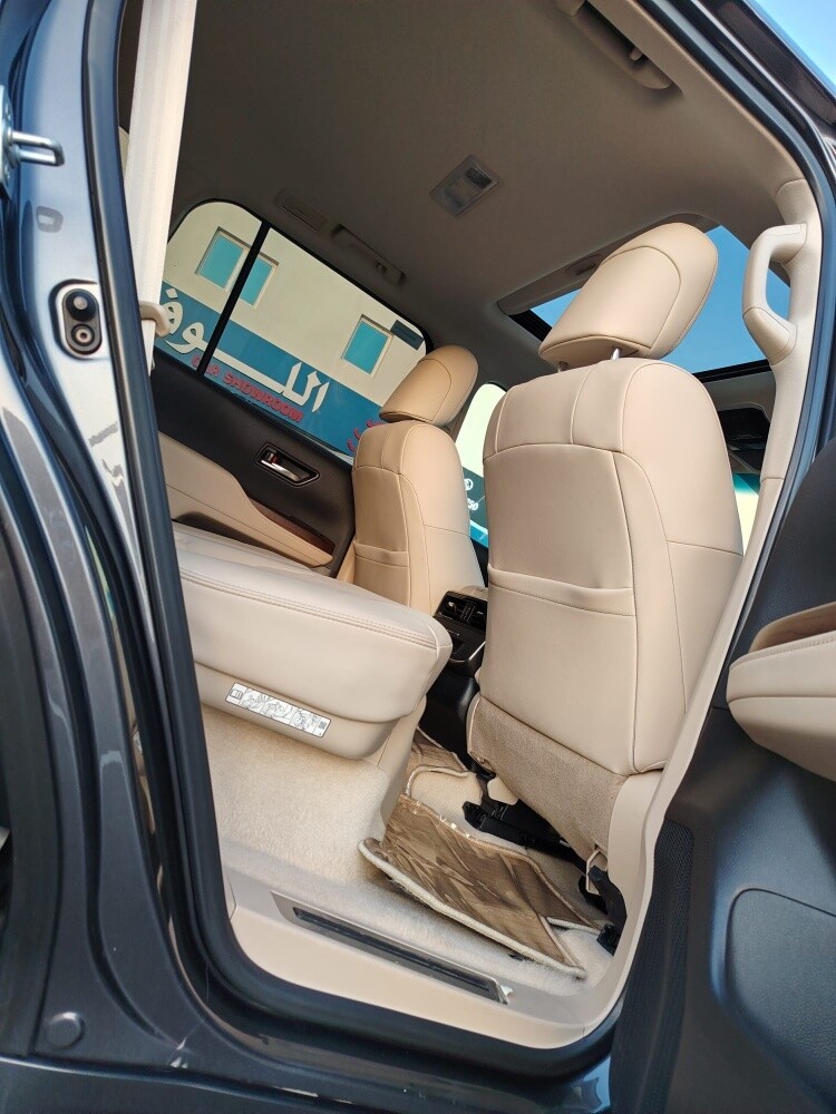 GXR 2023 Toyota — photo 4 for sale in Qatar