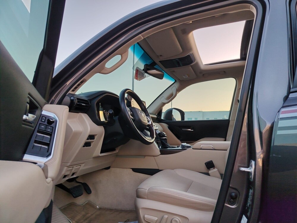 GXR 2023 Toyota — photo 18 for sale in Qatar
