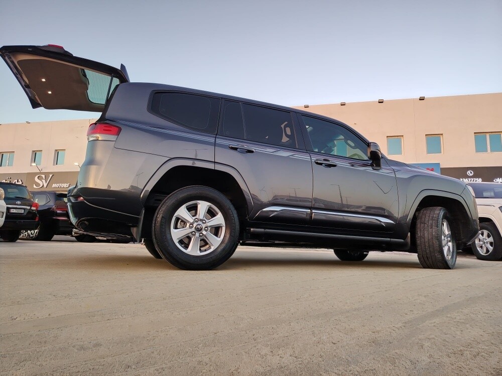 GXR 2023 Toyota — photo 26 for sale in Qatar