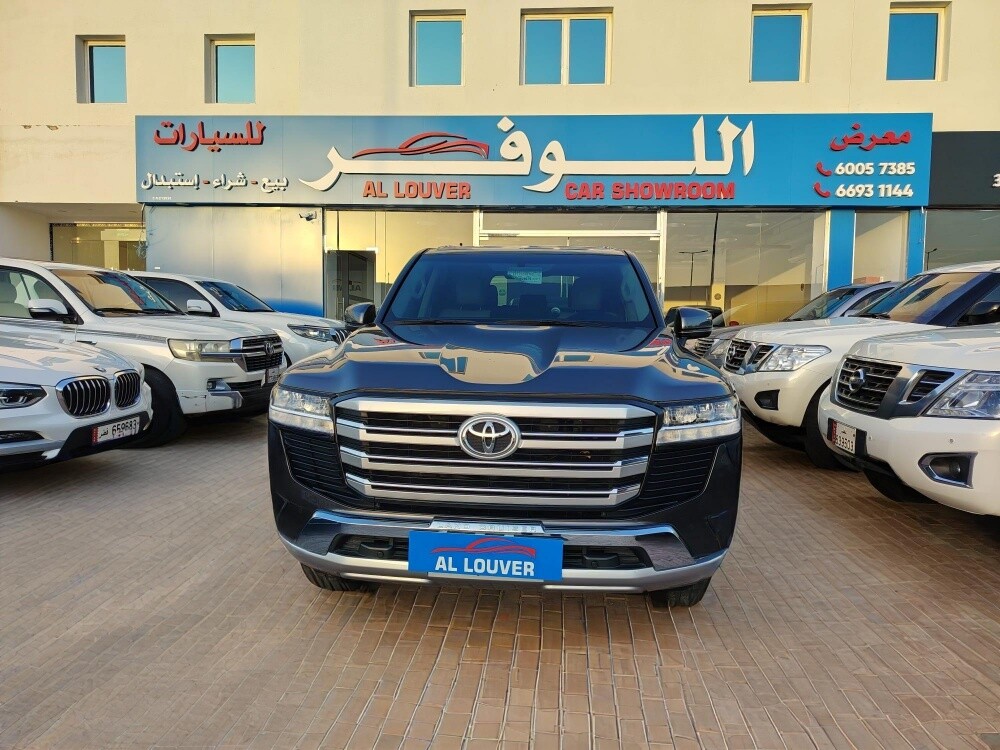 GXR 2023 Toyota — photo 3 for sale in Qatar