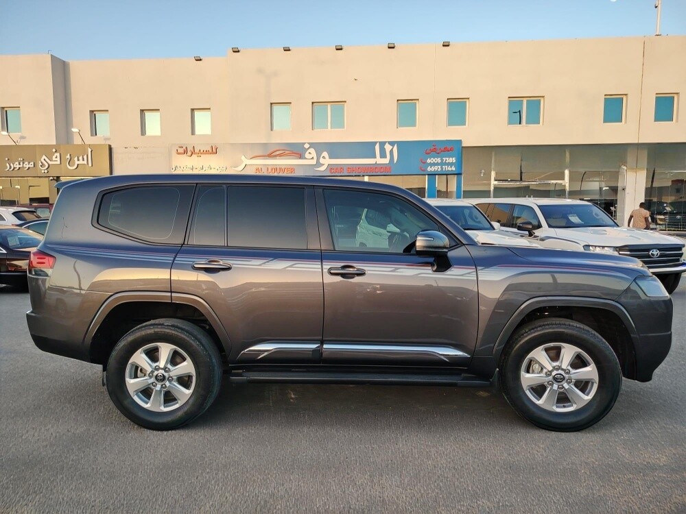GXR 2023 Toyota — photo 14 for sale in Qatar