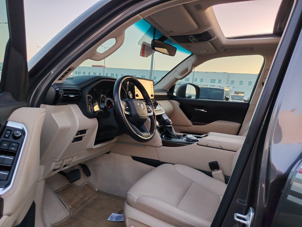 GXR 2023 Toyota — photo 19 for sale in Qatar