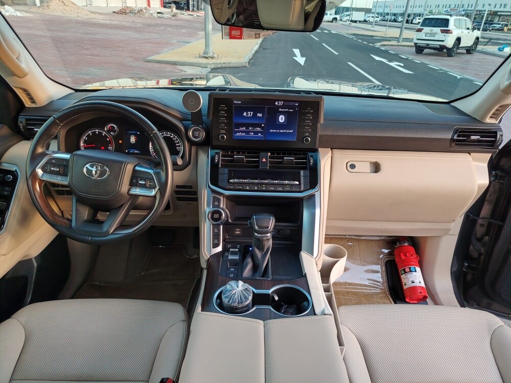 GXR 2023 Toyota — photo 9 for sale in Qatar