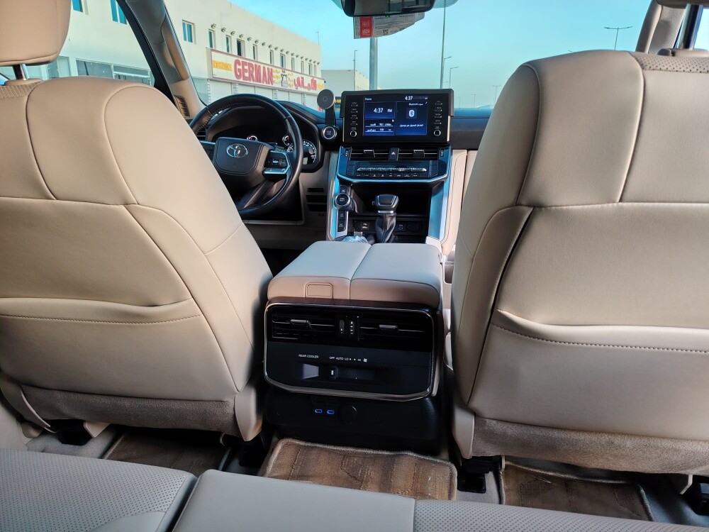 GXR 2023 Toyota — photo 7 for sale in Qatar