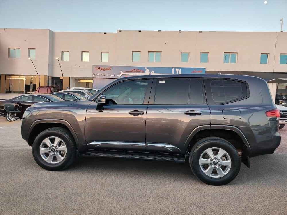GXR 2023 Toyota — photo 27 for sale in Qatar