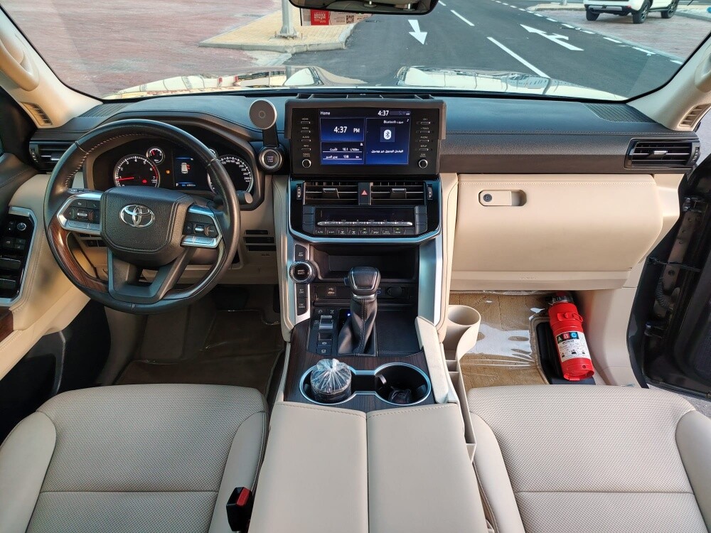 GXR 2023 Toyota — photo 5 for sale in Qatar