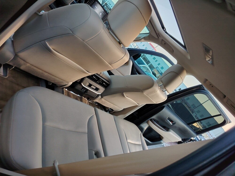 GXR 2023 Toyota — photo 17 for sale in Qatar