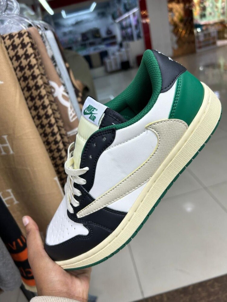 نايك - 4