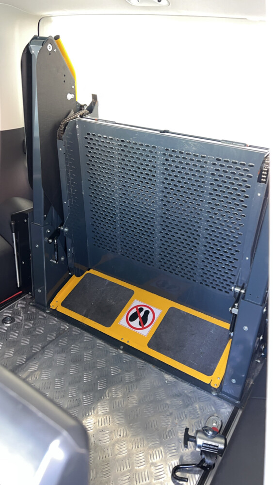 Special needed van — photo 9 for sale in Qatar