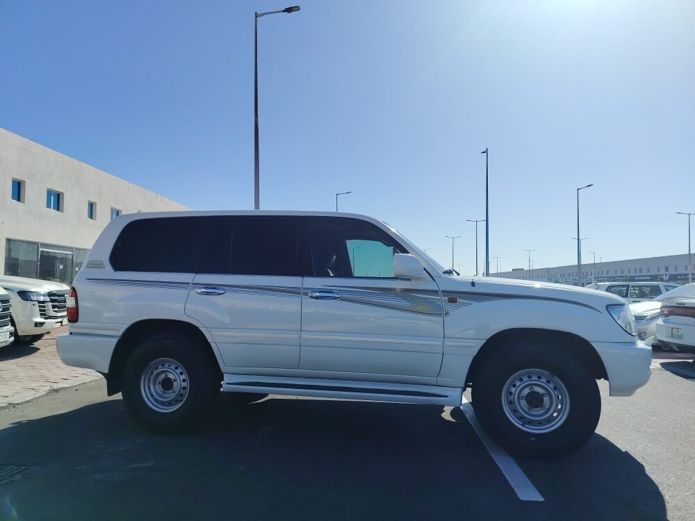 Toyota Land Cruiser VXR — photo 3 for sale in Qatar